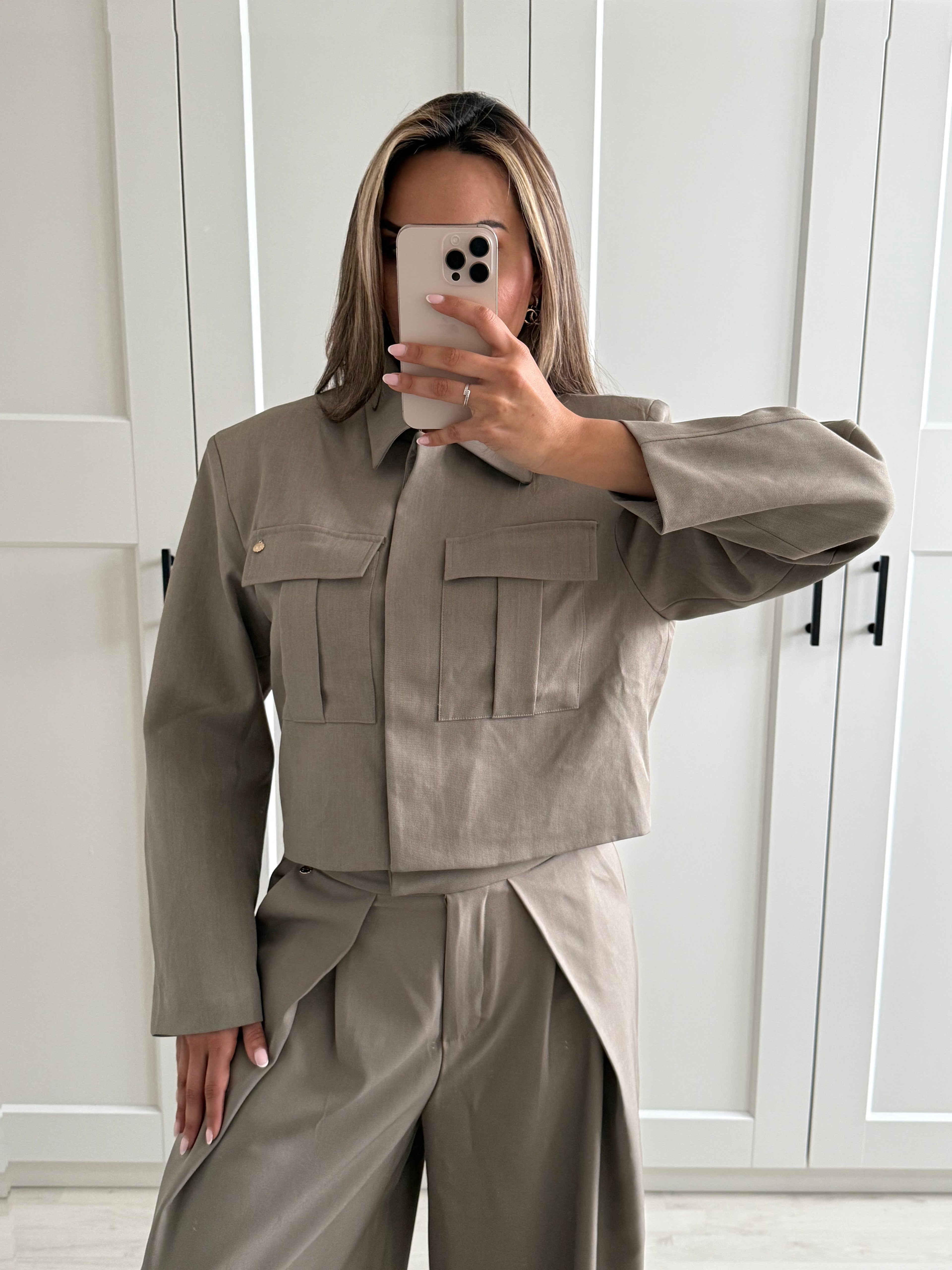 TAUPE CROPPED BLAZER