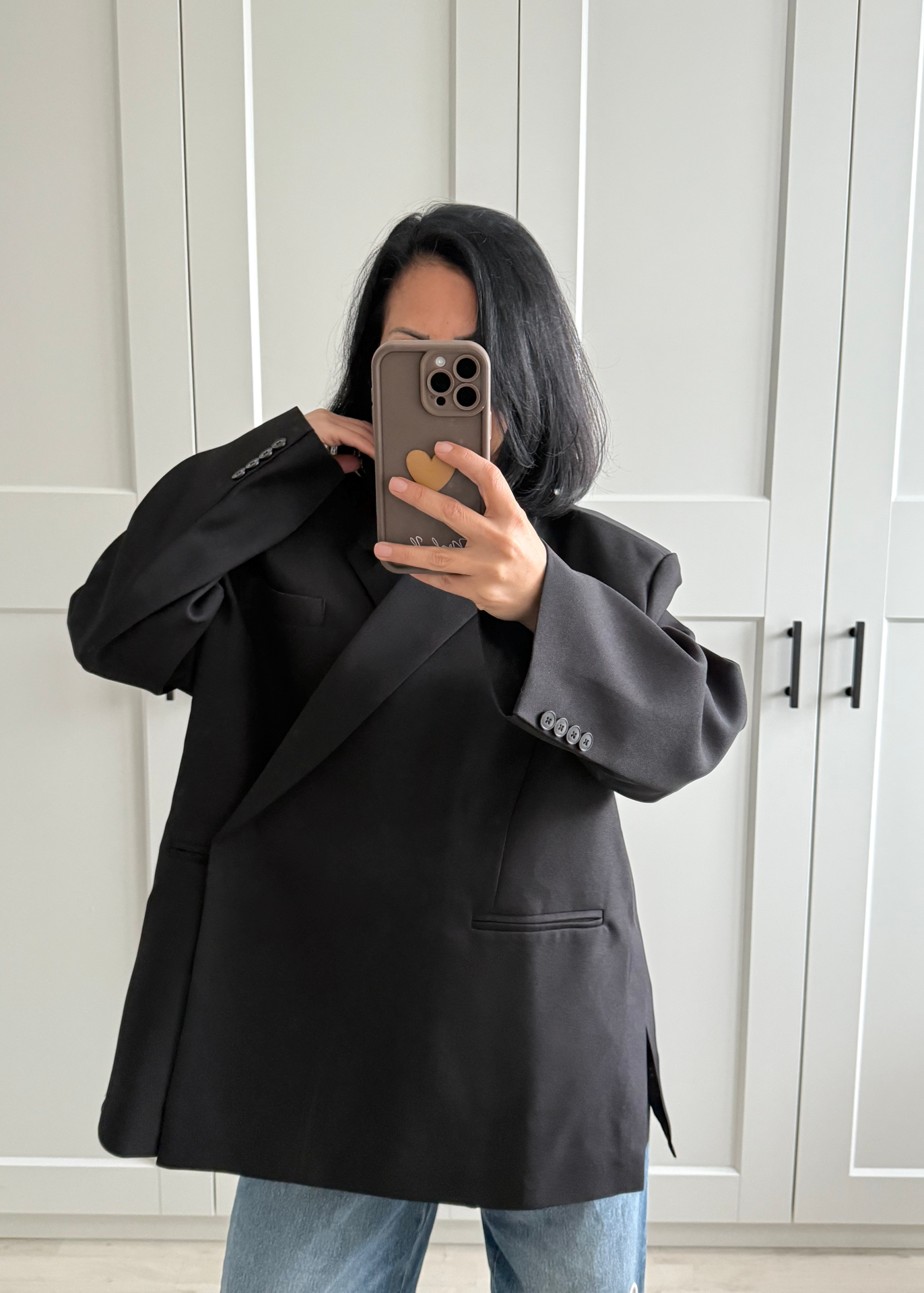 OVERSIZED BLACK BLAZER