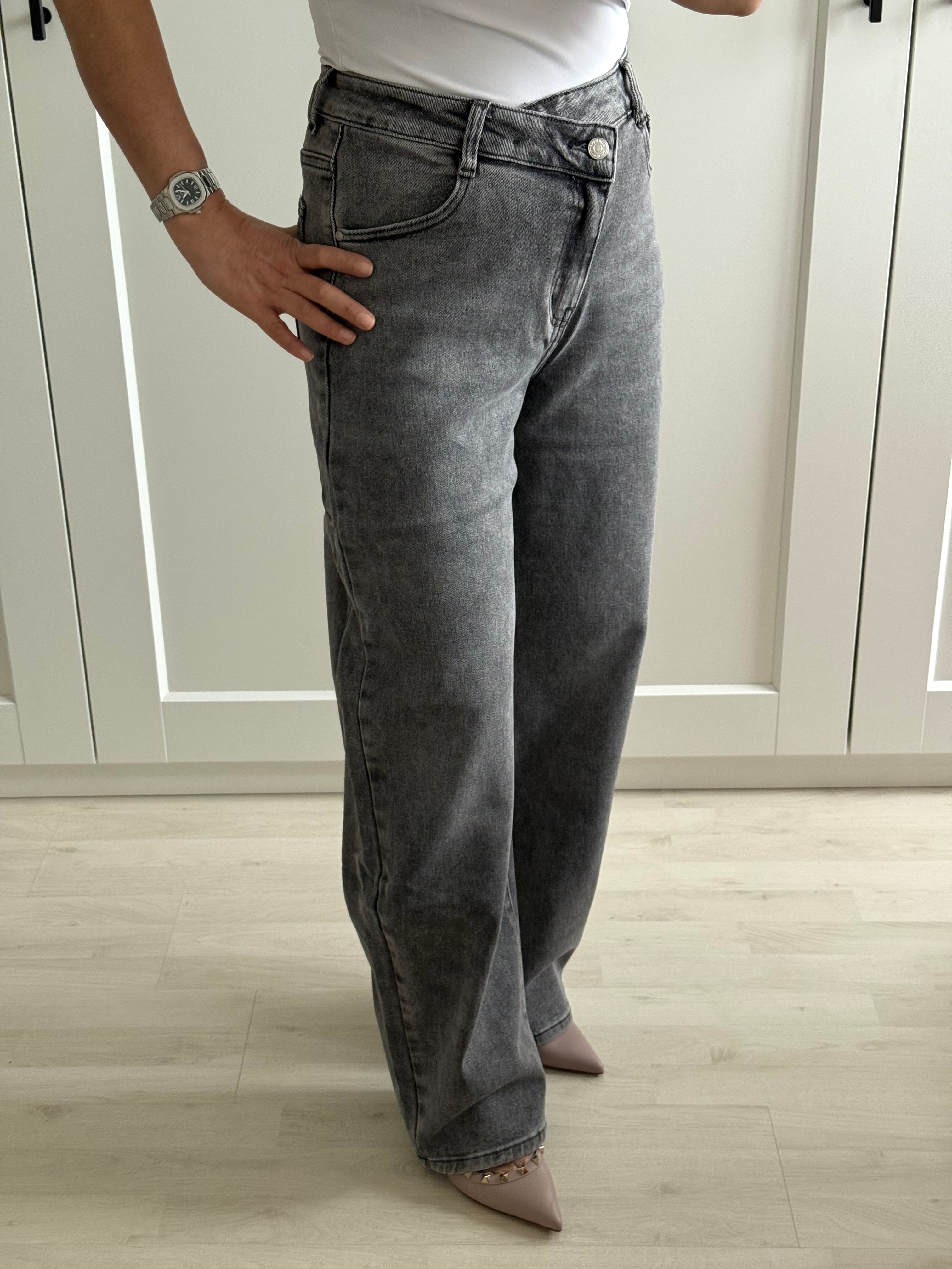 BAGGY ASYMMETRY JEANS