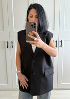 BLACK SPLIT STATEMENT VEST