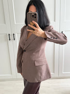 CINCHED CHECKERED BLAZER